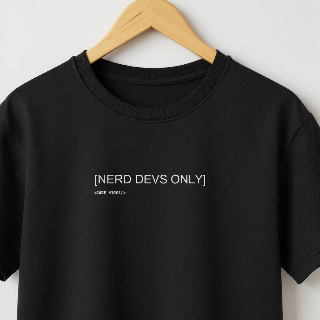 Camiseta NERD DEVS ONLY